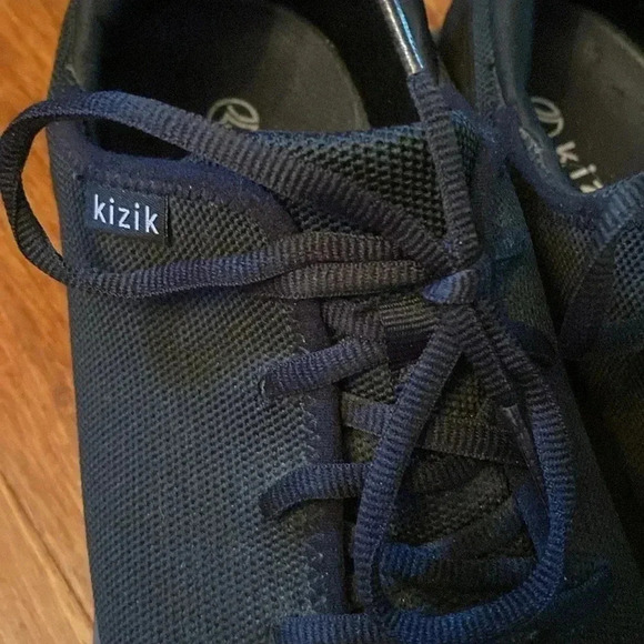 Kizik black sneakers - men’s 11 Wide or women’s 12.5 Wide - Picture 3 of 9